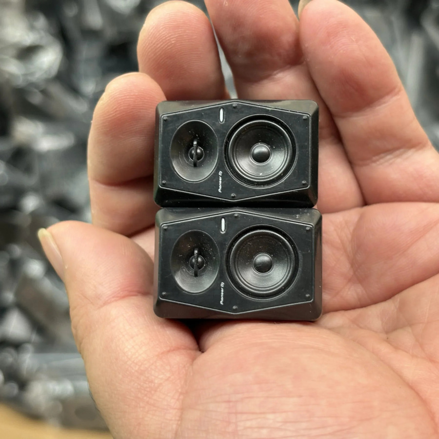 Pioneer DJ Pioneer audio jihozlari antenna mikserlari qutulish mumkin boʻlgan oʻyin modeli sahnasi haqiqiy DIY bilan