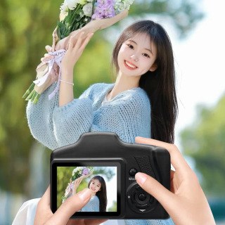 2,4 dyuymli LCD displeyli Vlogging kamerali 16 megapikselli raqamli kamera. Suratga olish uchun 16X raqamli masshtabli videokamera