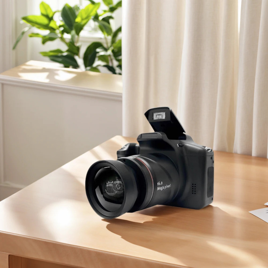 2,4 dyuymli LCD displeyli Vlogging kamerali 16 megapikselli raqamli kamera. Suratga olish uchun 16X raqamli masshtabli videokamera