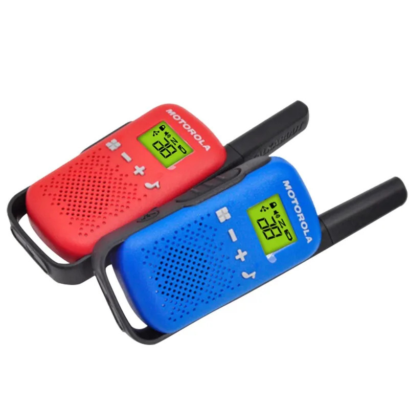 Motorola TLKR-T42 radiosi litsenziyasiz LCD displeyli 16 kanalli va 4 kmgacha masofaga ega AA batareyalaridan foydalanadi (batareyasiz)