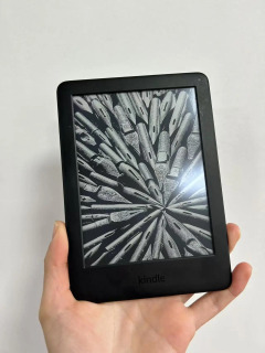 Ishlatilgan Kindle 10-avlod 4G/8G 6 dyuymli elektron siyoh yoritgichli elektron oʻquvchi, oʻqish oson, joʻnatishga tayyor Оранжевый Комплекты «Читалка для электронных книг + чехол»