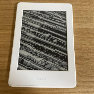Kindle 7th E-Reader 6 dyuymli yorugʻliksiz, roʻyxatdan oʻtgan hisob, elektron oʻquvchi ekrani, WIFI ulanishi va bir nechta tillar