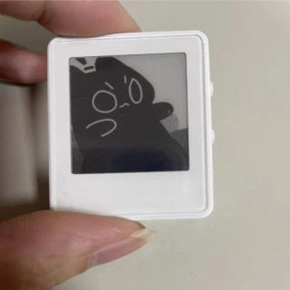 1,54-дюймовый электронный ридер с E-Ink экраном, подсветкой, поддержкой Bluetooth, режимом прослушивания, офлайн-режимом, режимом времени/погоды, изменением шрифта на экране, мини-ридер.