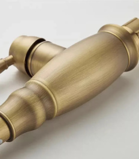Кухонные смесители Антикварные смесители для раковины Латунный кран для раковины Выдвижной поворотный излив Смесители Кран для горячей и холодной воды