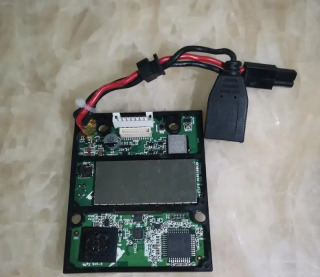 Parrot AR Drone 2.0 Rc Quadcopter, barcha aksessuarlar, asosiy ramka, anakart, kamera, ultratovush moduli va boshqalarni qismlarga ajratish.