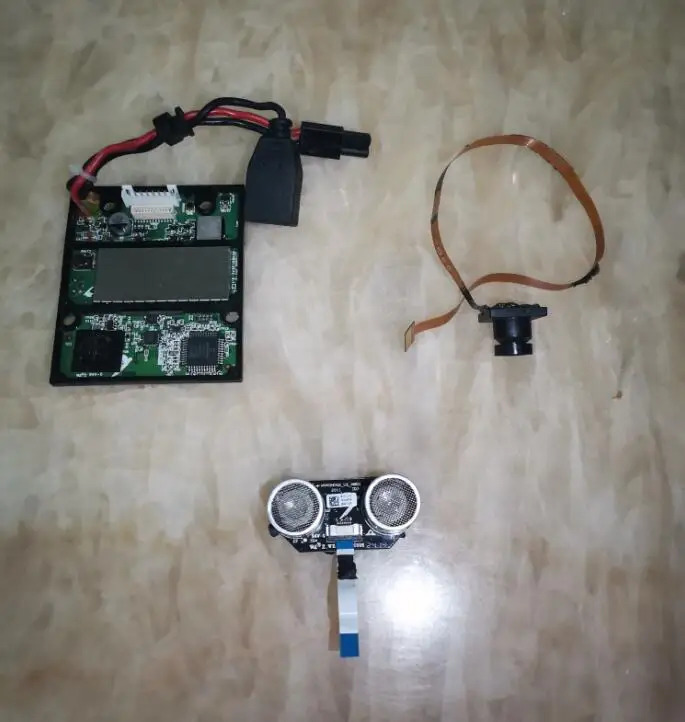 Parrot AR Drone 2.0 Rc Quadcopter, barcha aksessuarlar, asosiy ramka, anakart, kamera, ultratovush moduli va boshqalarni qismlarga ajratish.