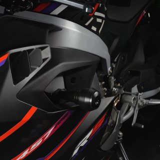 Aprilia RS457 2024, RS 457 2025 uchun: Dvigatel va ramkani himoya qilish uchun yangi slayderlar, zarbaga chidamli prokladkalar, parda himoyasi