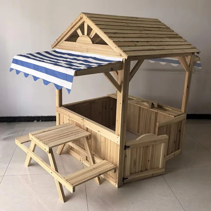 Oʻyin oshxonasi, snack bar, deraza va piknik skameykali yogʻochdan yasalgan ochiq bolalar oʻyingohi