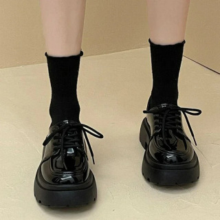 Ayollar platformasi yassi poyafzallari kuzgi qora loaferlar Moda qulay charm poyafzallari ochiq havoda dantelli Oksford Zapatos Mujer