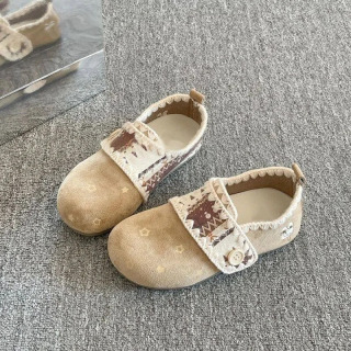 Ayollar poyafzallari: Retro krossovkalar, koʻp qirrali kundalik sport slip-onlari, ayollar uchun qulay poyabzallar