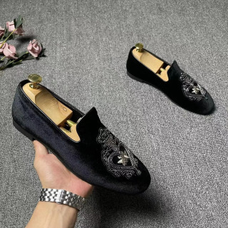 Erkaklar toʻy poyafzallari kashta tikilgan loaferlar erkaklar hashamatli qora tuflilar hashamatli dizayner smokin poyafzallari Biznes kuyov poyafzallari Zapato rasmiy hombre черный 44