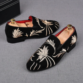 Yuqori sifatli erkaklar kundalik poyabzali. Erkaklar uchun yangi moda kashta tikilgan loferlar. Hashamatli ziyofat toʻy poyabzali. Italiya. Zapatos Hombre dizayner poyabzali.
