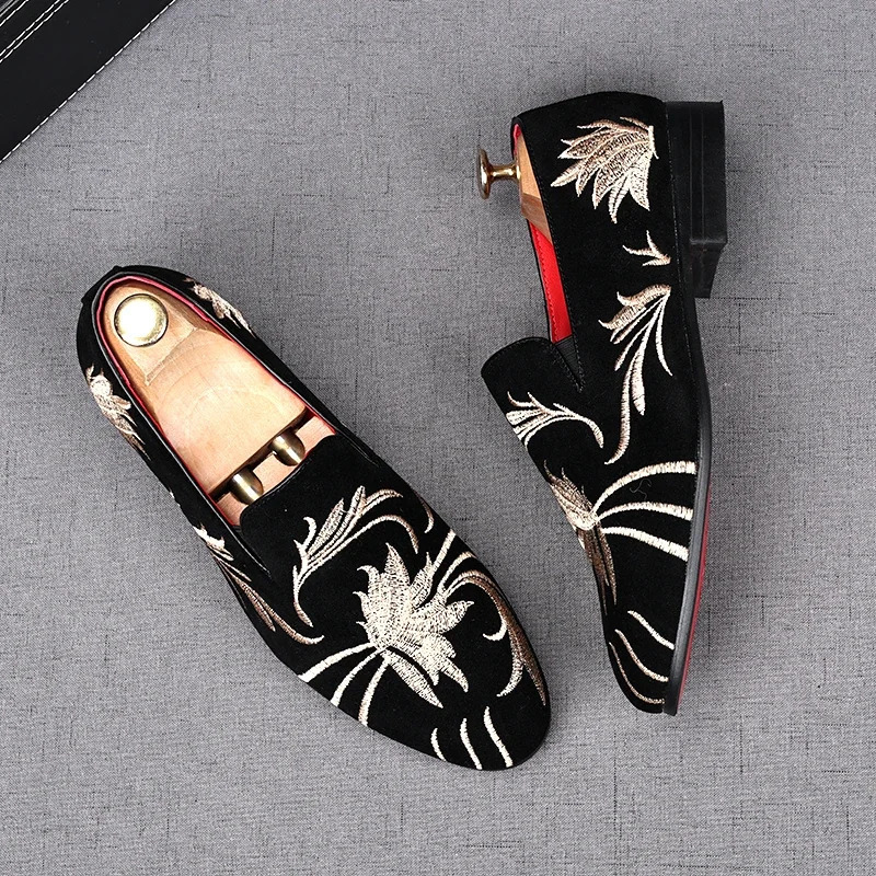 Yuqori sifatli erkaklar kundalik poyabzali. Erkaklar uchun yangi moda kashta tikilgan loferlar. Hashamatli ziyofat toʻy poyabzali. Italiya. Zapatos Hombre dizayner poyabzali.