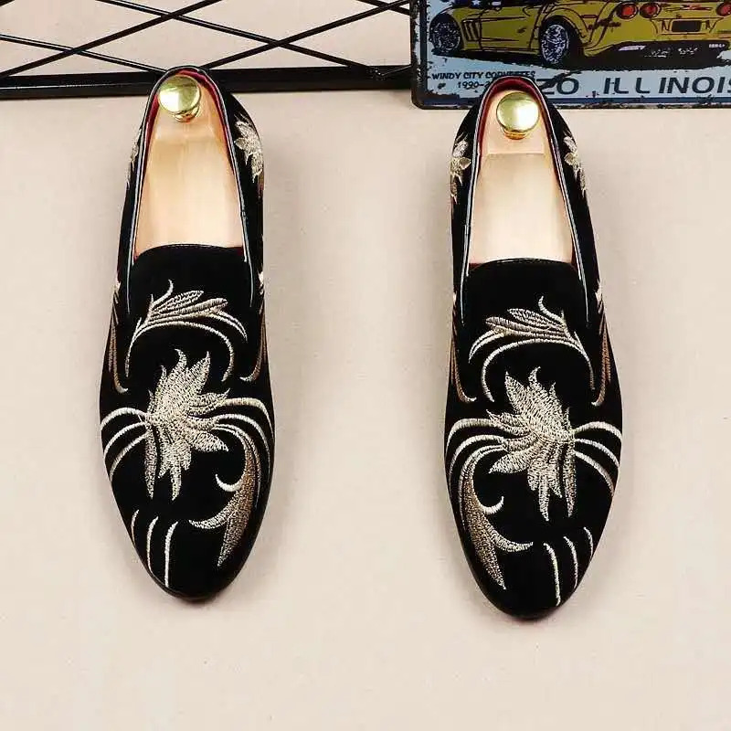 Yuqori sifatli erkaklar kundalik poyabzali. Erkaklar uchun yangi moda kashta tikilgan loferlar. Hashamatli ziyofat toʻy poyabzali. Italiya. Zapatos Hombre dizayner poyabzali.